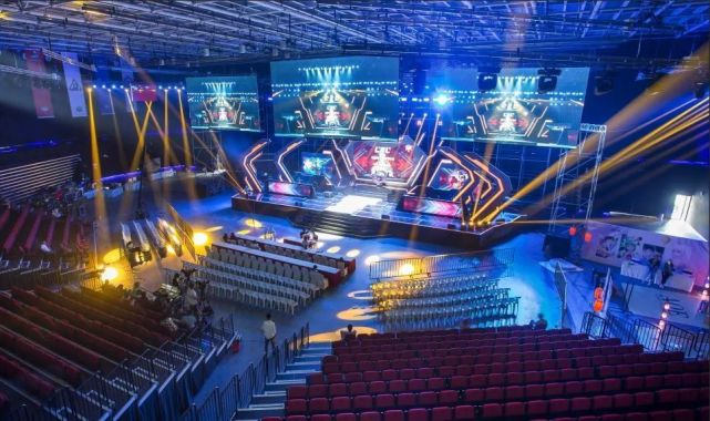 球队在与 球队在与