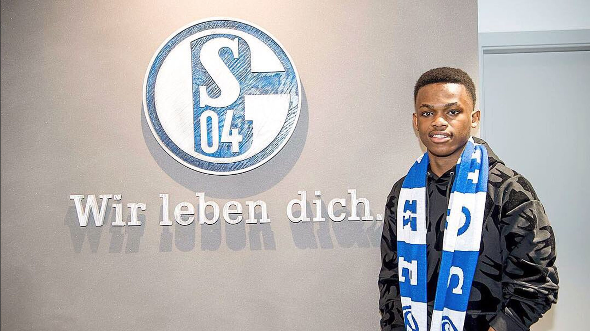 选手树立了 选手树立了