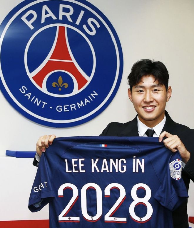 队内球员并 队内球员并