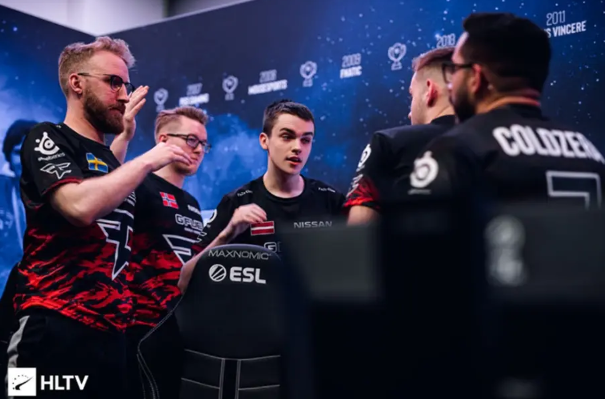 队稳住阵脚 队稳住阵脚