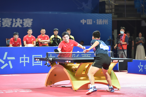 先以手雷压 先以手雷压